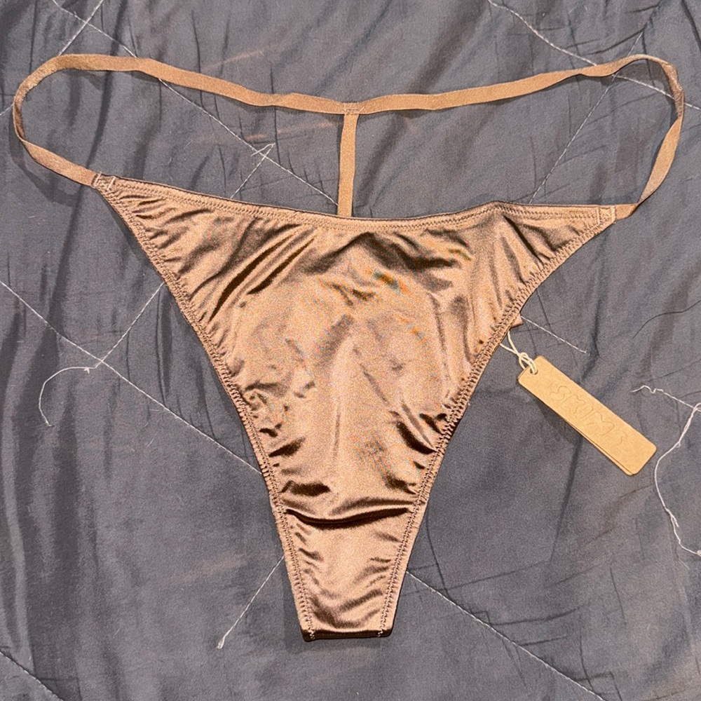 SKIMS DIPPED THONG DESERT CLAY